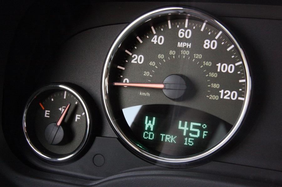  Jeep Compass 2011 года  (фото 56 из 97)
